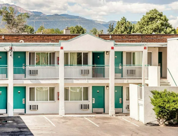 Econo Lodge Colorado Springs Downtown hotel detail image 4