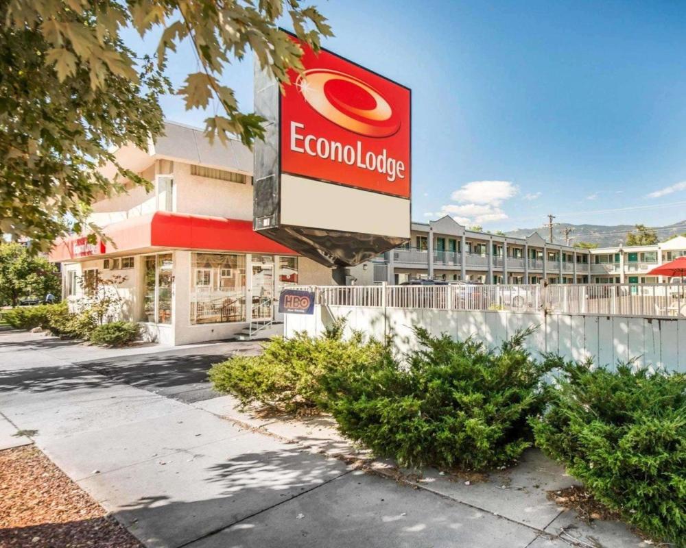Econo Lodge Downtown hotel hero