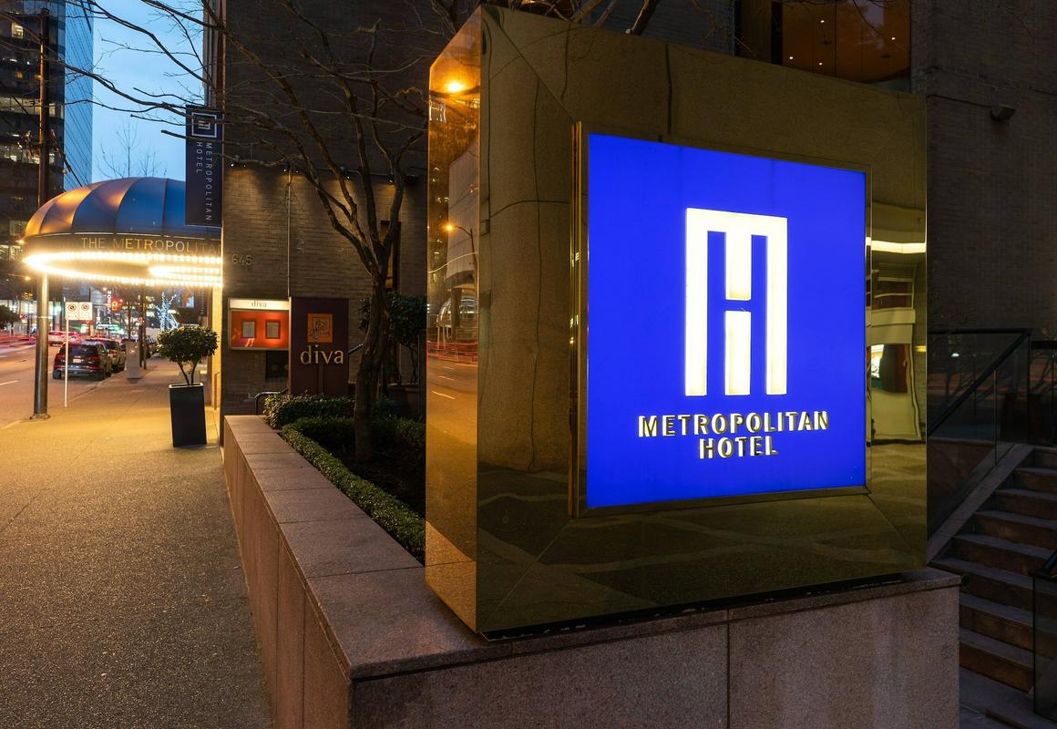 Metropolitan Hotel Vancouver hotel hero