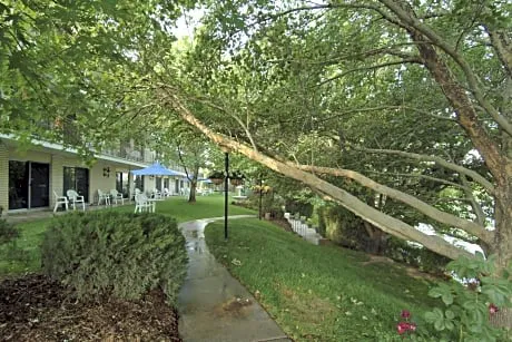 River Terrace Inn hotel hero