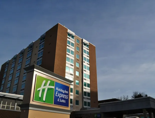 Holiday Inn Express & Suites Pittsburgh West - Greentree by IHG hotel detail image 1