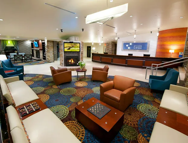 Holiday Inn Express & Suites Pittsburgh West - Greentree by IHG hotel detail image 2