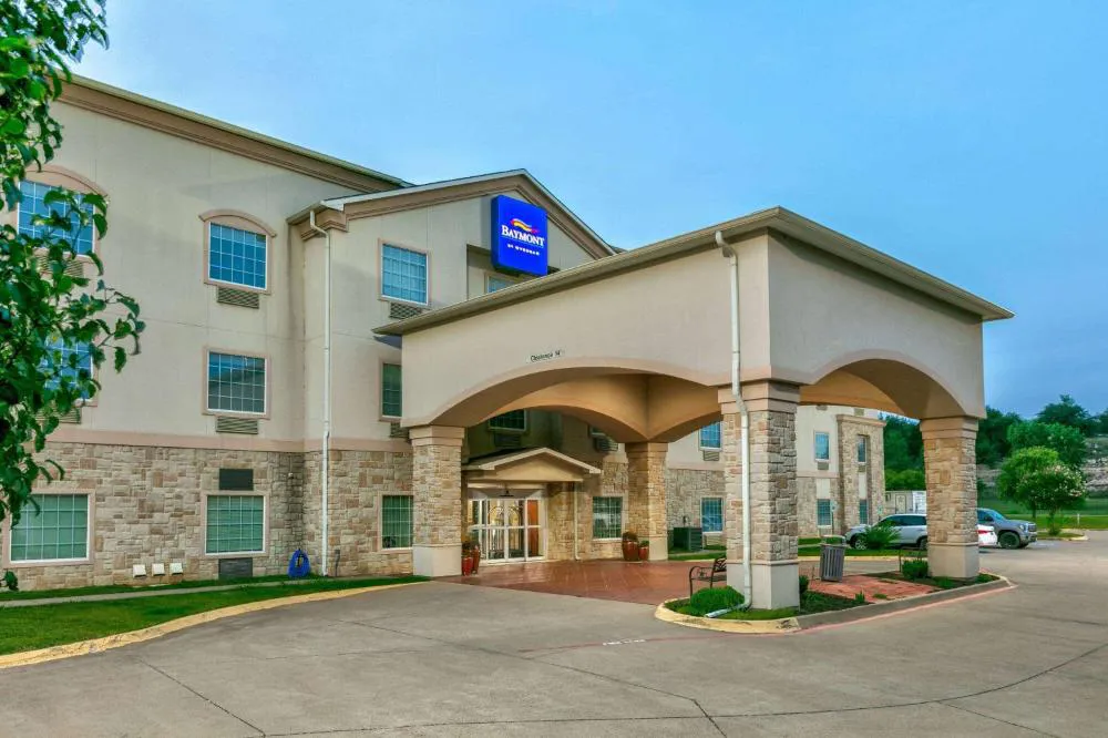 Baymont Inn & Suites by Wyndham Glen Rose hotel hero