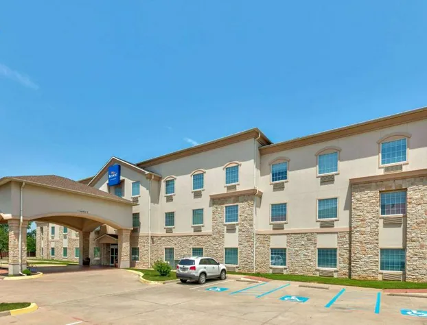 Baymont Inn & Suites by Wyndham Glen Rose hotel detail image 1