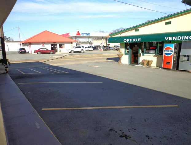 Economy Inn Express Warren hotel detail image 3