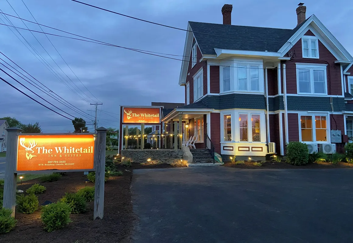 The Whitetail and Suites hotel hero