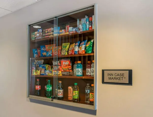 Country Inn & Suites by Radisson, Rossford - Toledo South hotel detail image 3