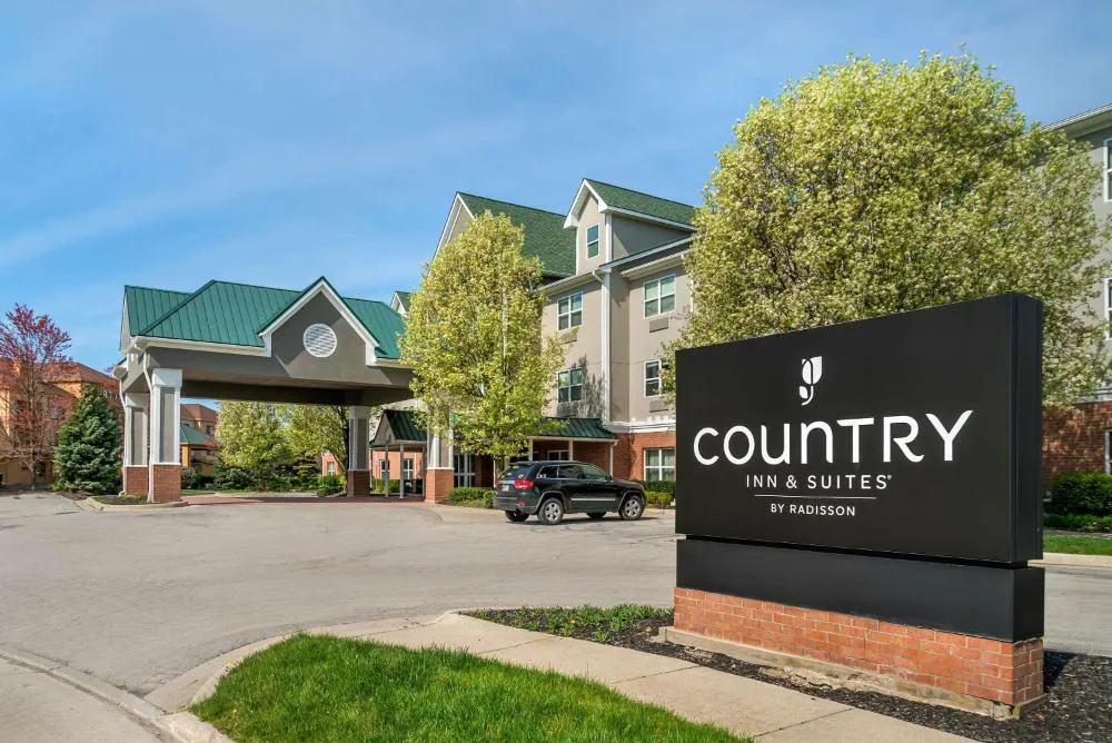 Country Inn & Suites by Radisson, Rossford - Toledo South hotel hero
