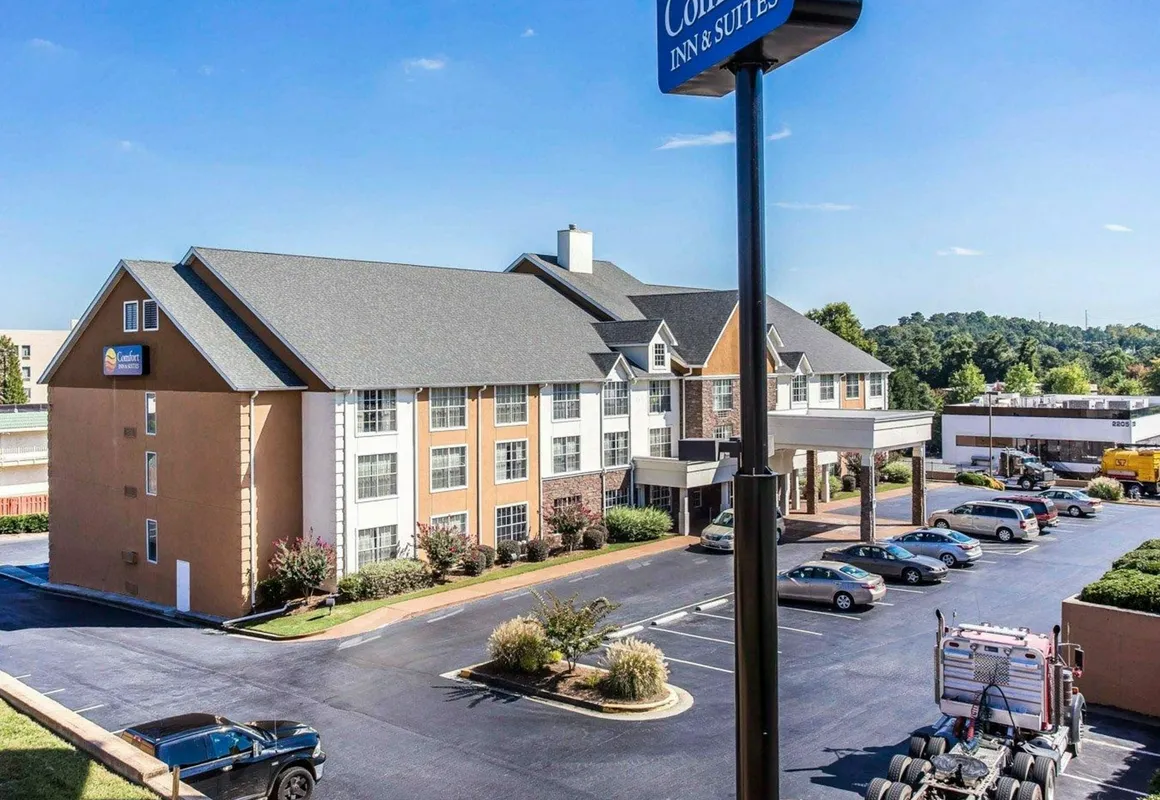 Comfort Inn & Suites Ballpark Area hotel hero