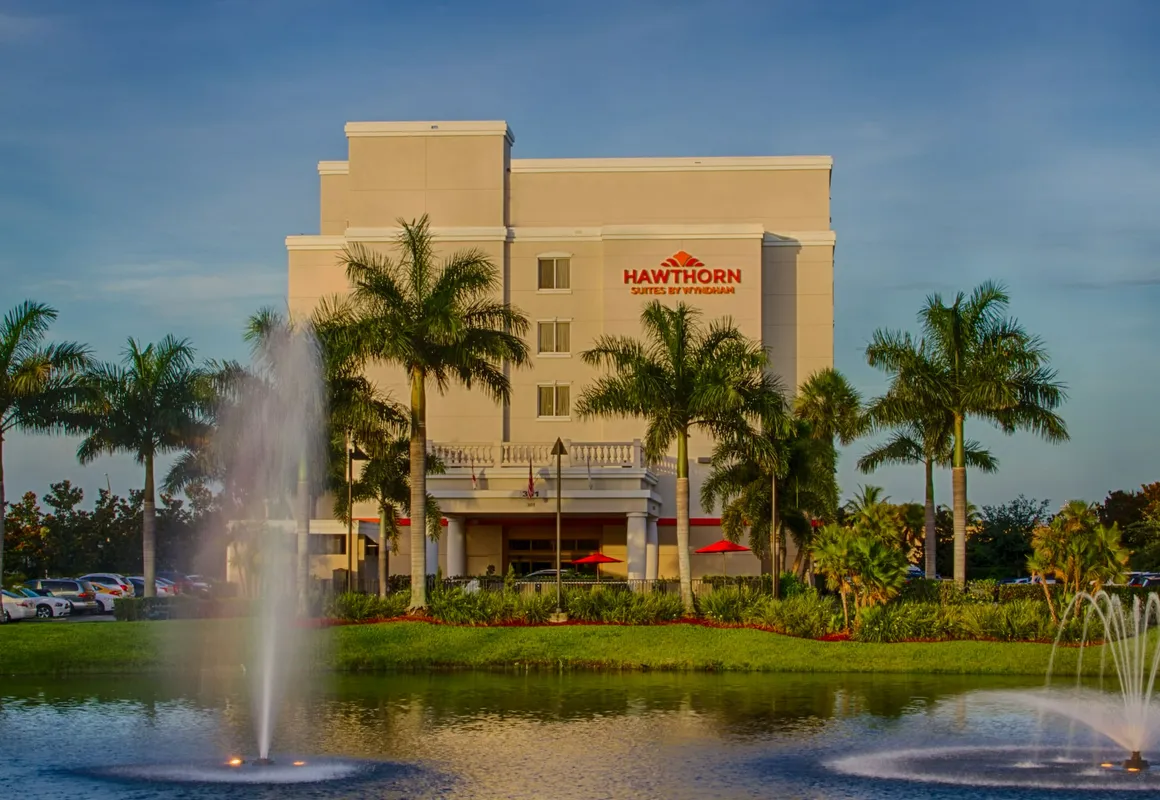 Hawthorn Extended Stay by Wyndham West Palm Beach hotel hero