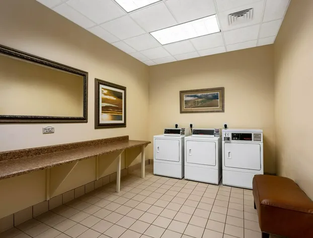 Hawthorn Extended Stay by Wyndham West Palm Beach Airport hotel detail image 4