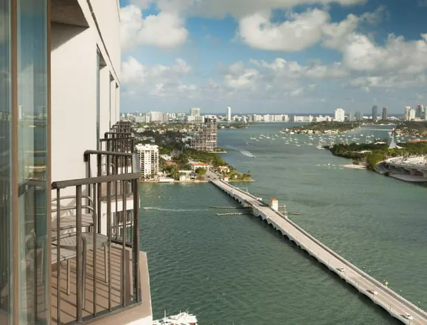 Miami Marriott Biscayne Bay hotel detail image 2