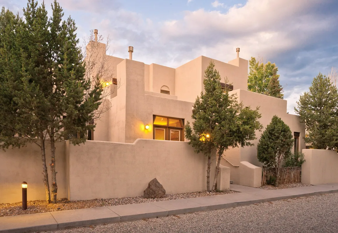 WorldMark Taos hotel hero