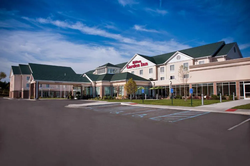 Hilton Garden Inn St. Louis Airport hotel hero