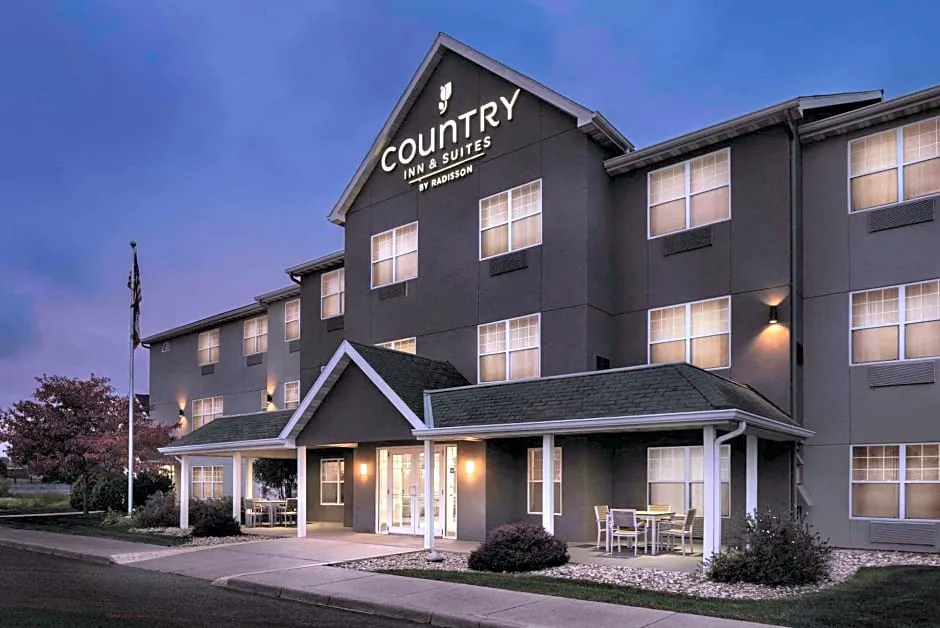 Country Inn & Suites by Radisson, Waterloo, IA hotel hero