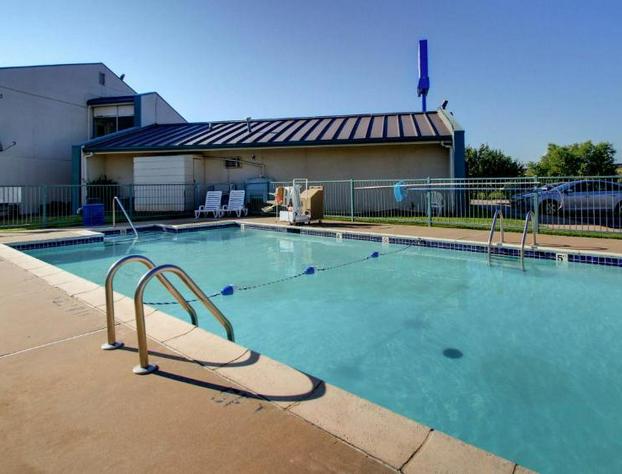 Quality Inn Shawnee North I-40 hotel detail image 1