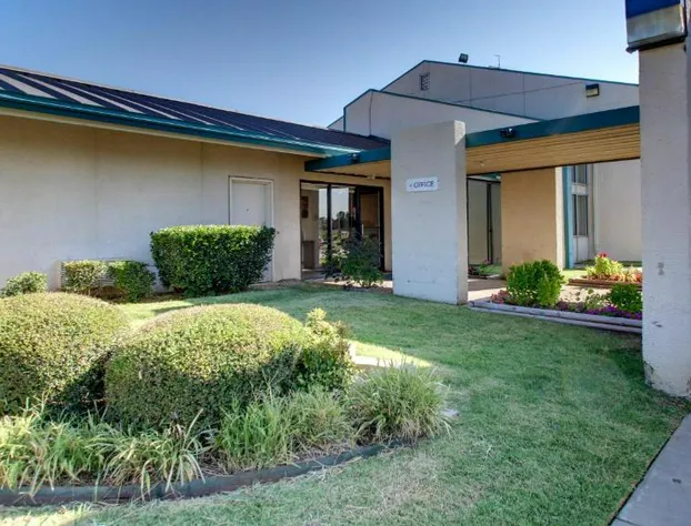 Quality Inn Shawnee North I-40 hotel detail image 2