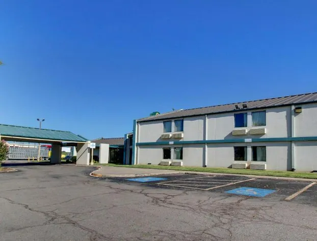 Baymont by Wyndham Shawnee hotel detail image 2