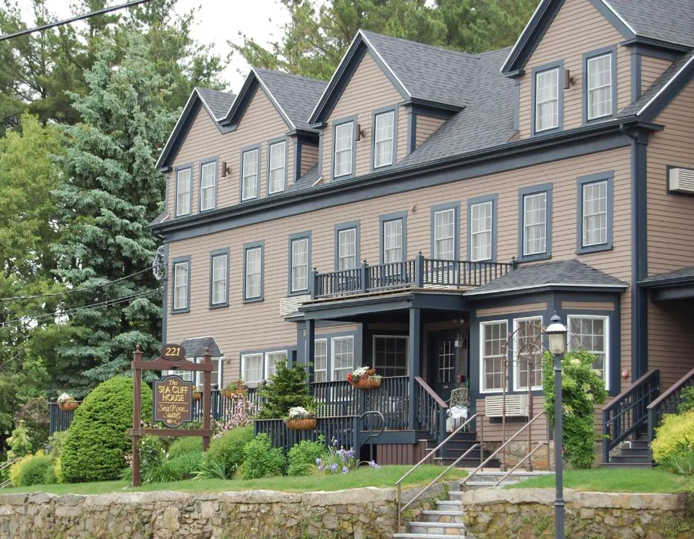 Sea Rose Suites hotel hero