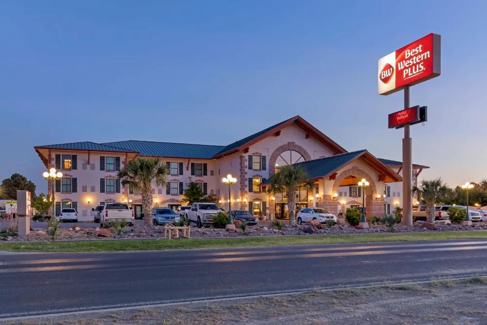 Best Western Plus Swiss Chalet Hotel & Suites hotel hero