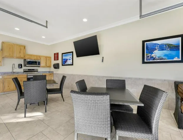 Best Western Plus Swiss Chalet Hotel & Suites hotel detail image 1