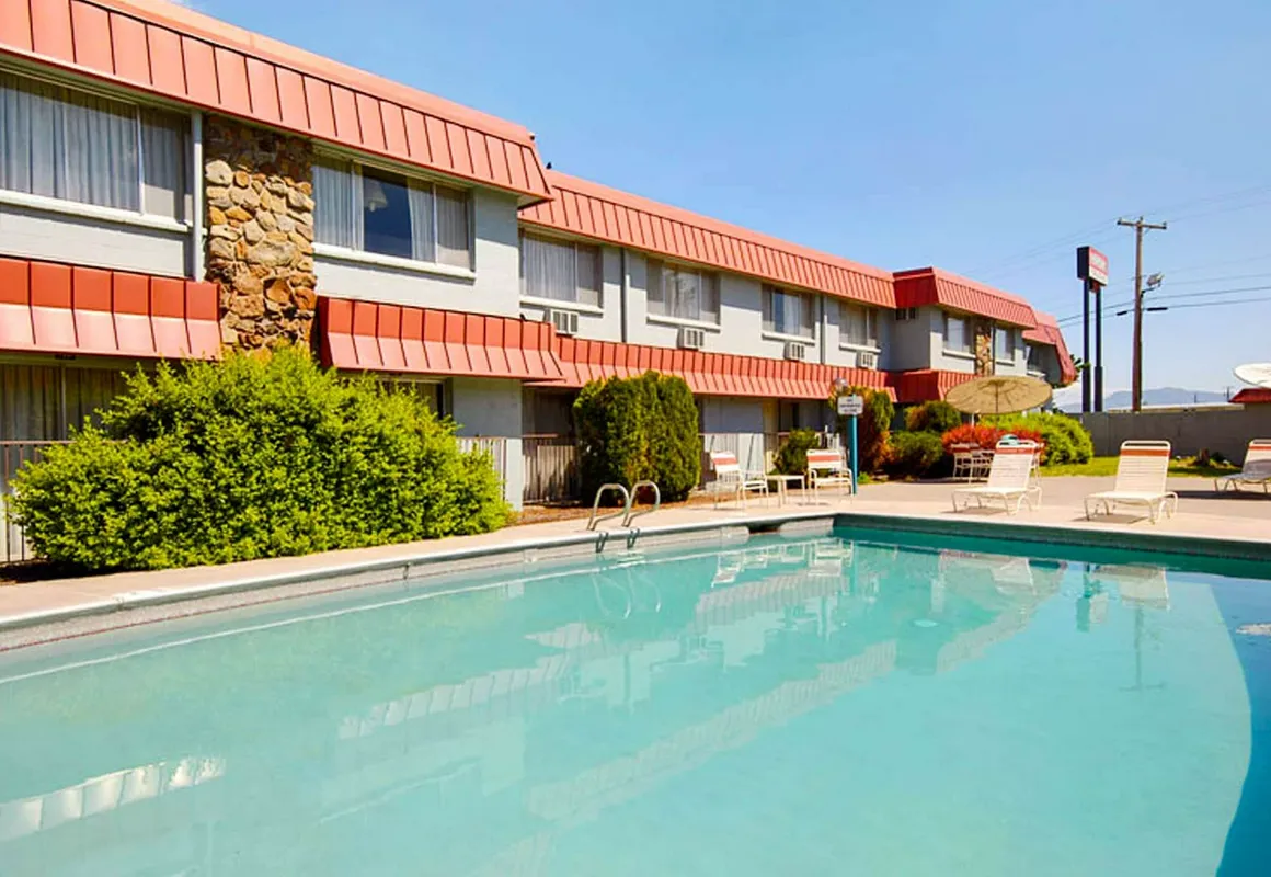 La Grande Inn hotel hero