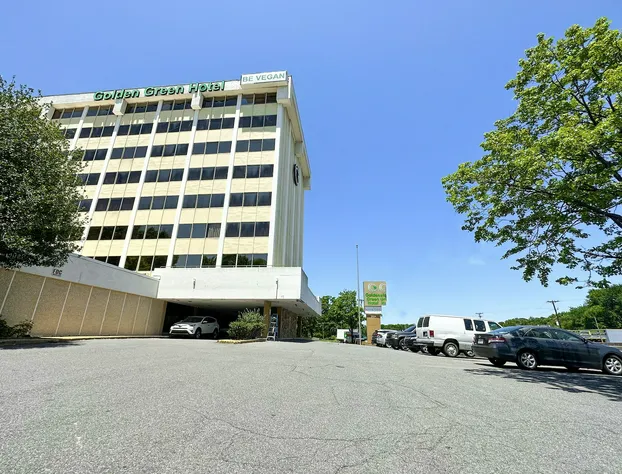 Golden Green Hotel by OYO Charlotte hotel detail image 2