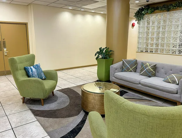 Golden Green Hotel by OYO Charlotte hotel detail image 3