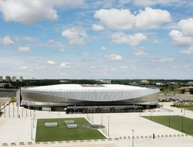 Long Island Marriott hotel detail image 1