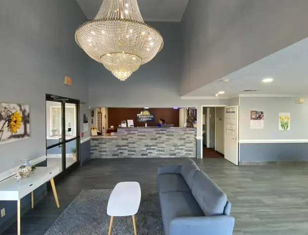 Days Inn & Suites by Wyndham Winnie hotel detail image 4