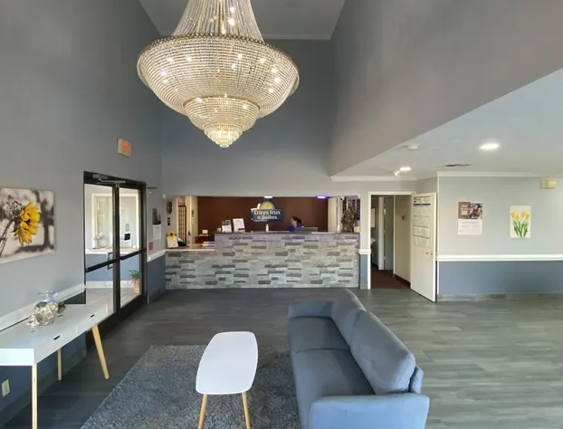 Days Inn & Suites by Wyndham Winnie hotel detail image 3