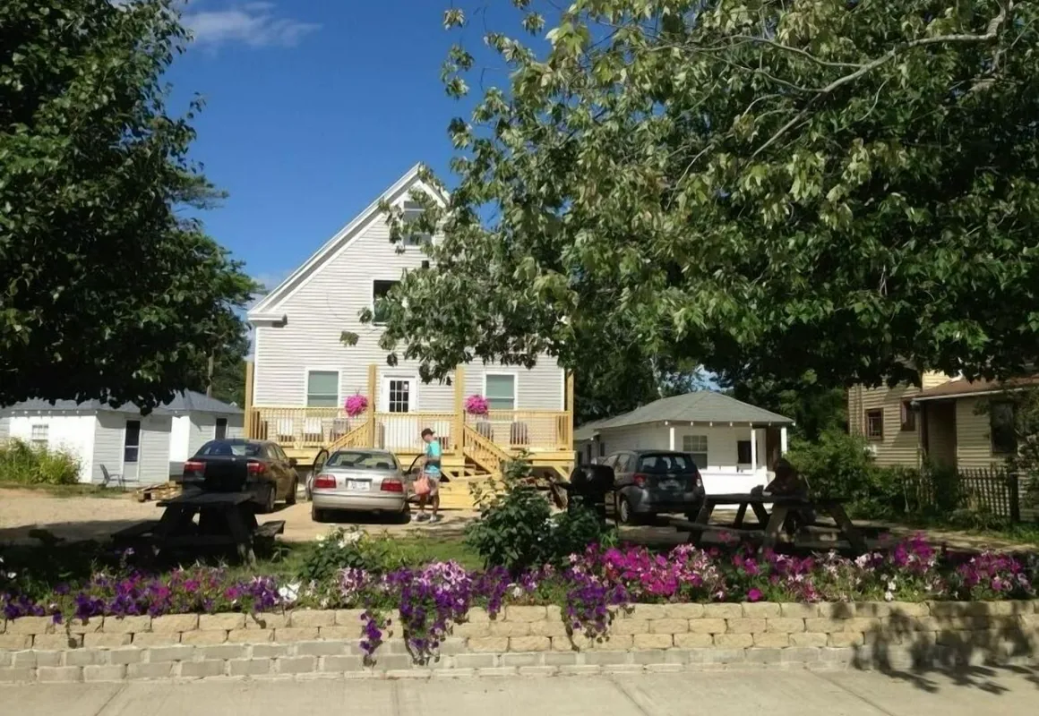 Pine View Lodge hotel hero