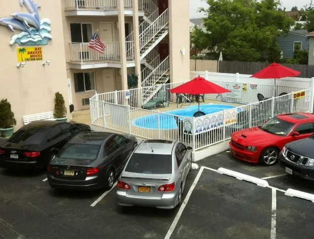 Bay Breeze Motel hotel detail image 4