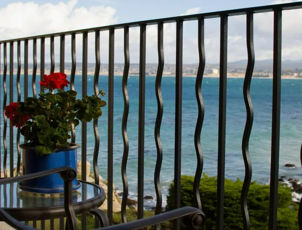 Monterey Bay Inn hotel detail image 4