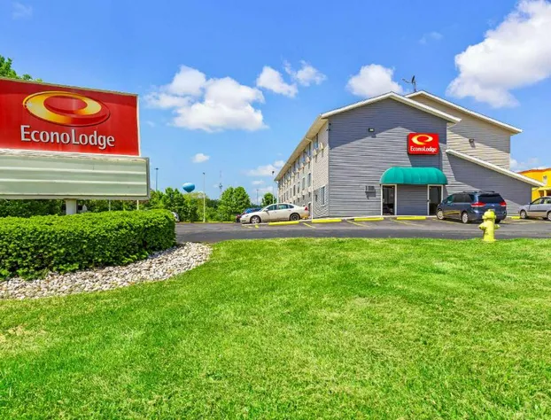 Econo Lodge Akron Copley Northwest hotel detail image 1