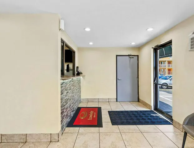 Econo Lodge Akron Copley Northwest hotel detail image 3