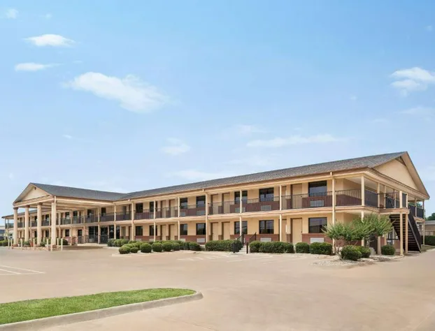 Days Inn by Wyndham Paris hotel detail image 1