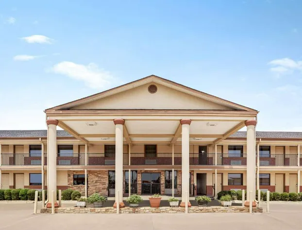 Days Inn by Wyndham Paris hotel detail image 2