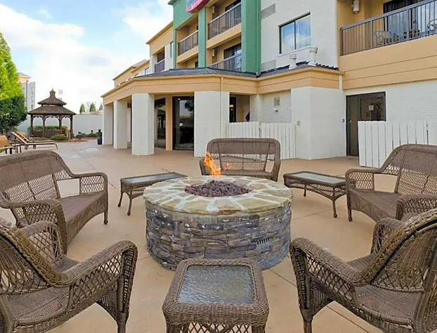 Courtyard by Marriott Charlotte Lake Norman hotel detail image 1