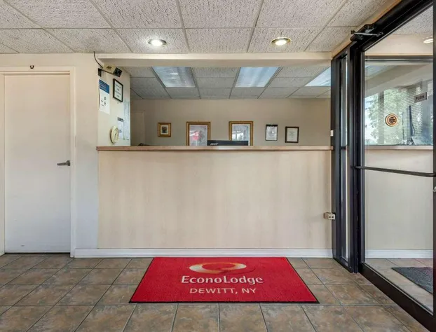 Econo Lodge Dewitt I-90 hotel detail image 2