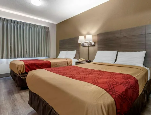 Econo Lodge Dewitt I-90 hotel detail image 4