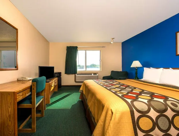 Super 8 by Wyndham Waco University Area hotel detail image 4