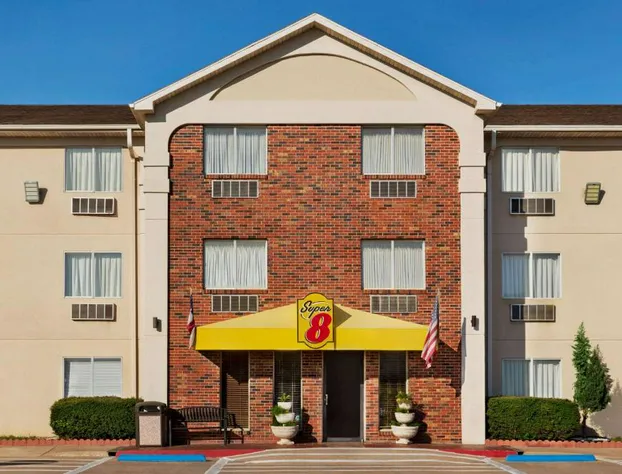 Super 8 by Wyndham Waco University Area hotel detail image 2