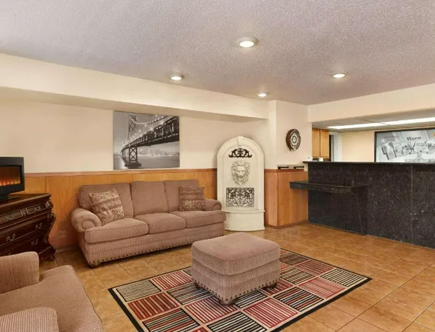 Super 8 by Wyndham Waco University Area hotel detail image 3