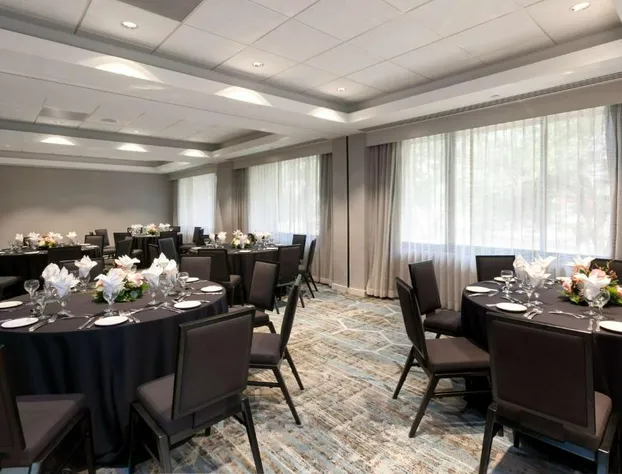 DoubleTree by Hilton Hotel & Suites Houston by the Galleria hotel detail image 1