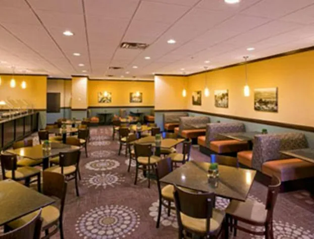 Wyndham Garden Oklahoma City Conference Ctr/Airpt/Bricktown hotel detail image 2