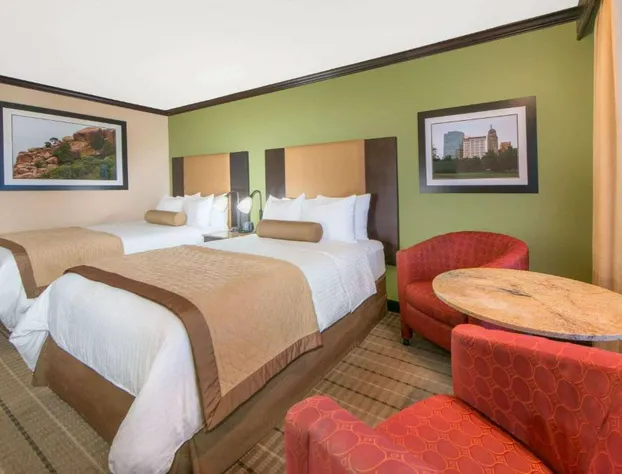 Wyndham Garden Oklahoma City Conference Ctr/Airpt/Bricktown hotel detail image 3
