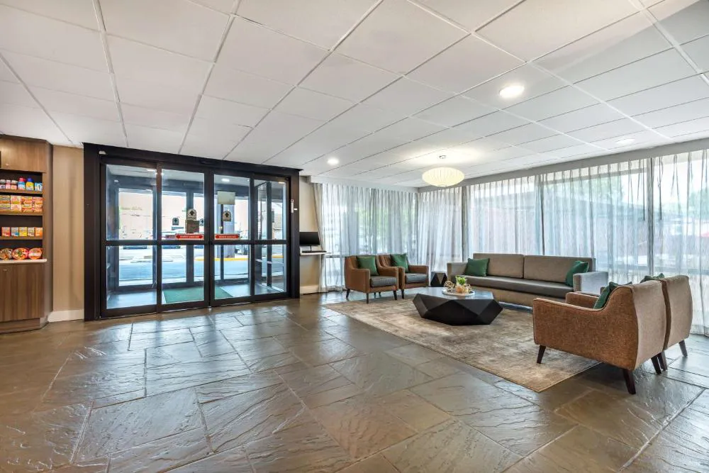 Best Western Plus Laurel hotel hero