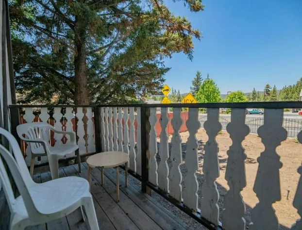 The Burgundy hotel detail image 4