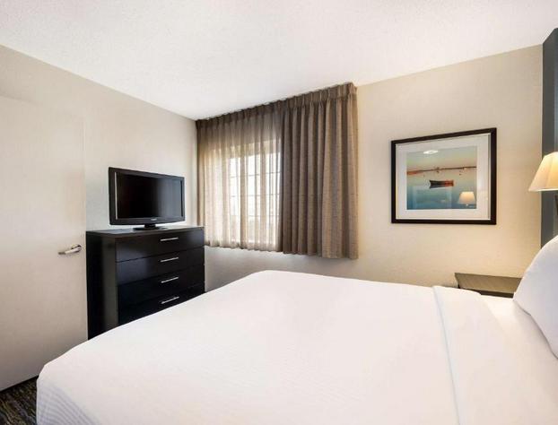 Sonesta Simply Suites Baltimore BWI Airport hotel detail image 4